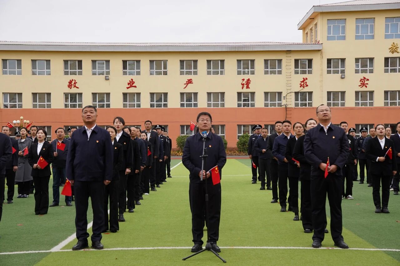 友好区举行庆祝中华人民共和国成立76周年升国旗仪式
